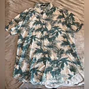 ⭐️ Men Button Down Floral Shirt Short Sleeve Size Extra Large